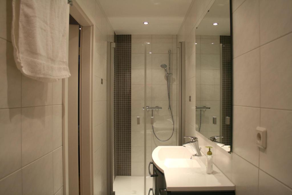 Haus Elisabeth Hotel Бад Залцунген Стая снимка